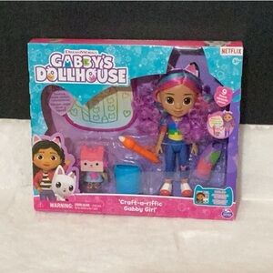 DreamWorks Gabby's Dollhouse Colorful Gabby Doll